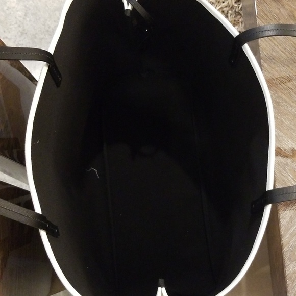 💯%AUTHENTIC PRADA PRINTED TOTE BAG - Picture 4 of 7